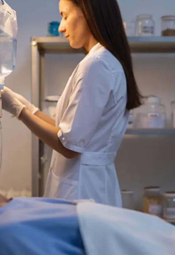 Доктор с пациентом